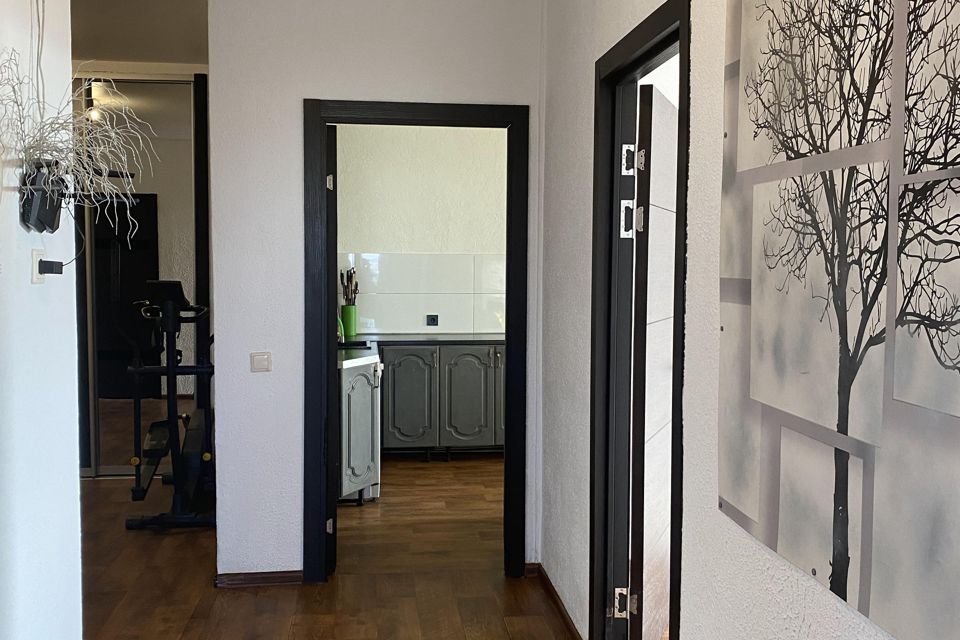 Продаётся 3-комнатная квартира, 106.7 м²