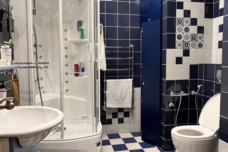 Продаётся 3-комнатная квартира, 122 м²