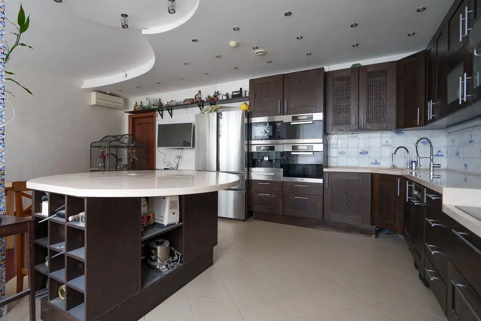 Продаётся 5-комнатная квартира, 260.1 м²