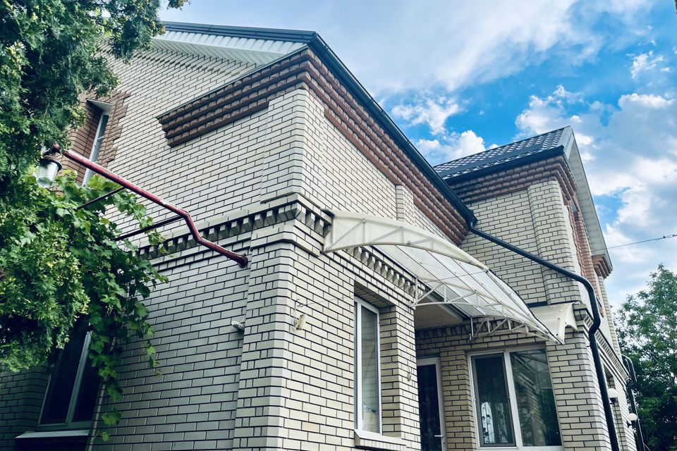 Продаётся 2-этажный дом, 271 м²