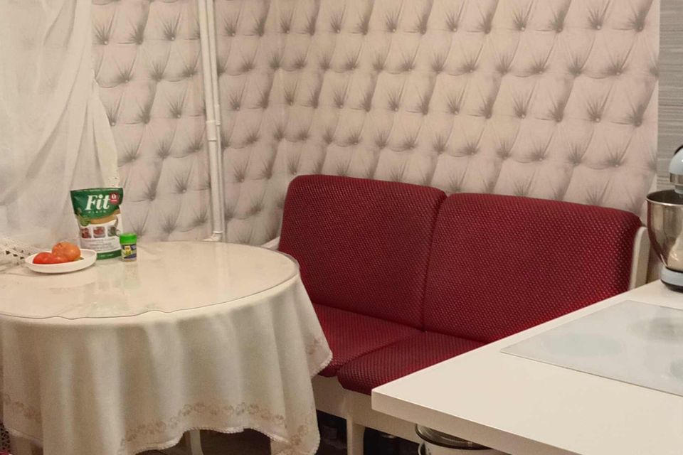 Продаётся 1-комнатная квартира, 37.3 м²