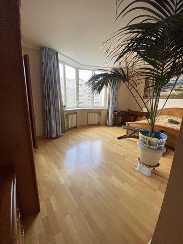 Продаётся 3-комнатная квартира, 118.7 м²
