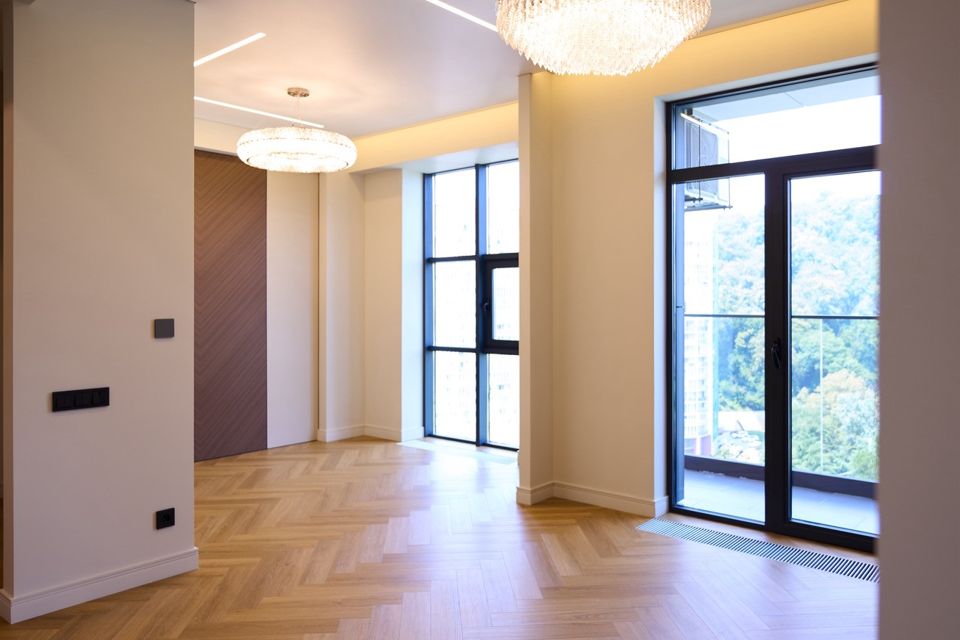 Продаётся 4-комнатная квартира, 100 м²