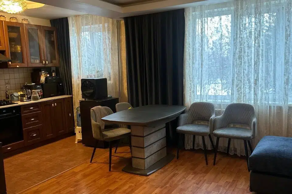 Продаётся 3-комнатная квартира, 63.9 м²