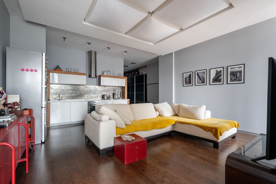 Продаётся 1-комнатная квартира, 62 м²