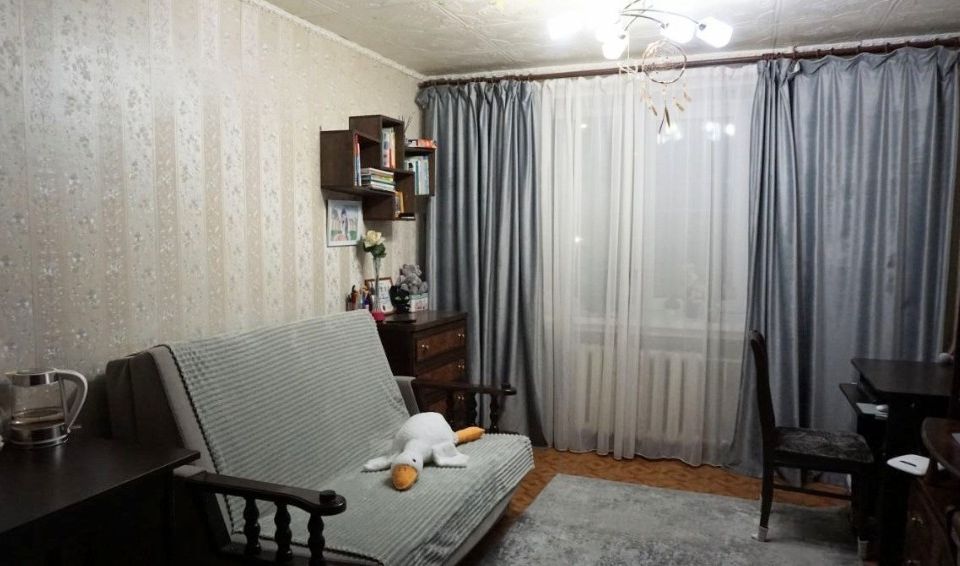 Продаётся 2 комнаты в 5-комн. квартире, 30.8 м²