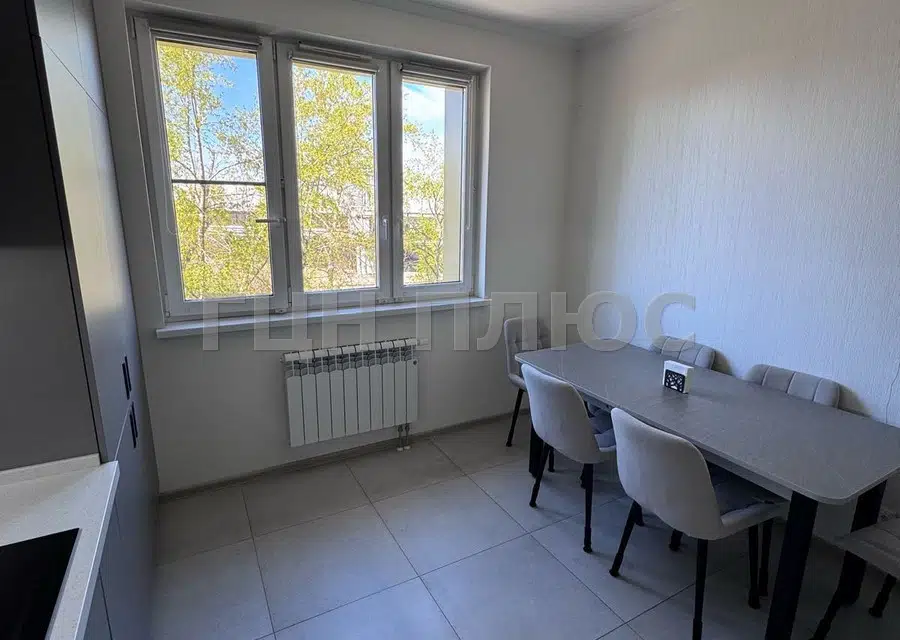 Продаётся 1-комнатная квартира, 42 м²