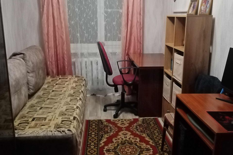 Продаётся 3-комнатная квартира, 50.4 м²
