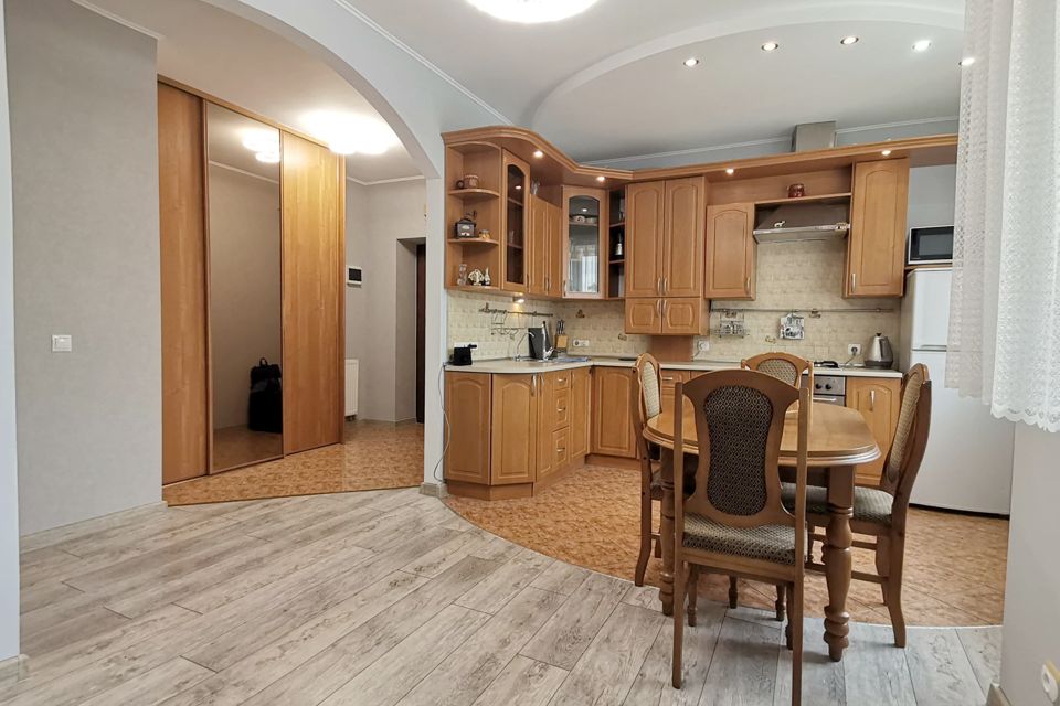 Продаётся 2-комнатная квартира, 66.6 м²