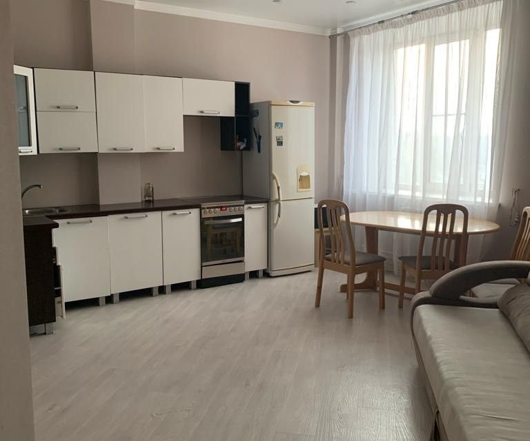Сдаётся 1-комнатная квартира, 60 м²