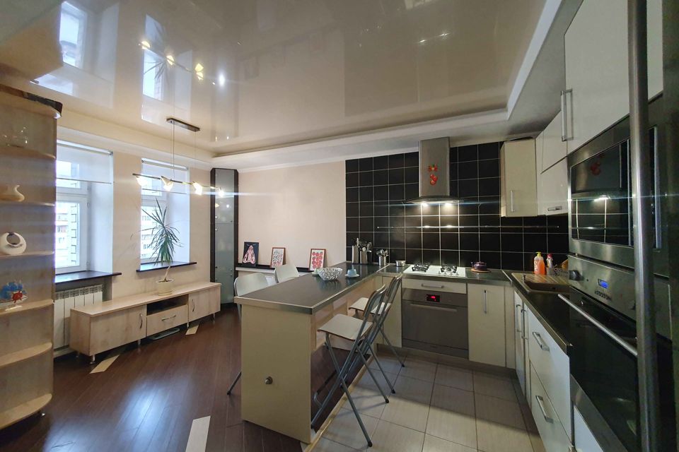 Продаётся 3-комнатная квартира, 92 м²