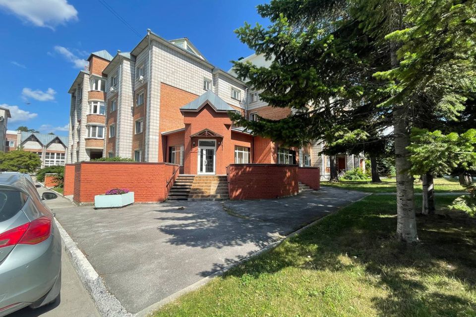 Продаётся 3-комнатная квартира, 114.5 м²