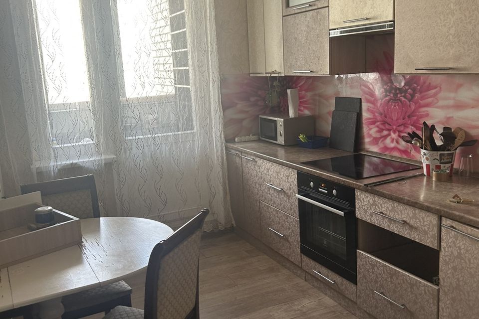 Продаётся 2-комнатная квартира, 56.8 м²