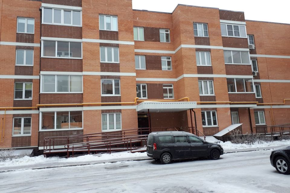 Продаётся 4-комнатная квартира, 105 м²