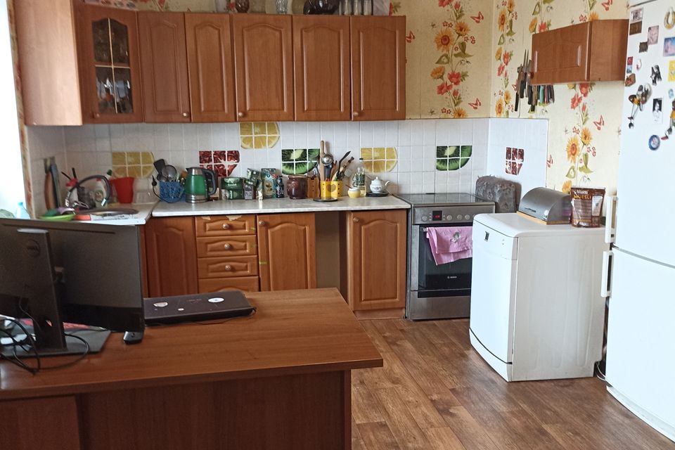 Продаётся 4-комнатная квартира, 123 м²
