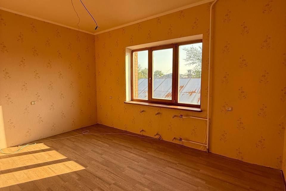 Продаётся 3-этажный дом, 360 м²