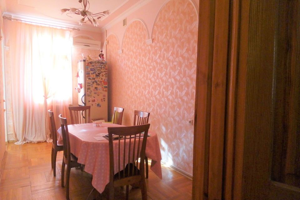 Продаётся 3-комнатная квартира, 81 м²