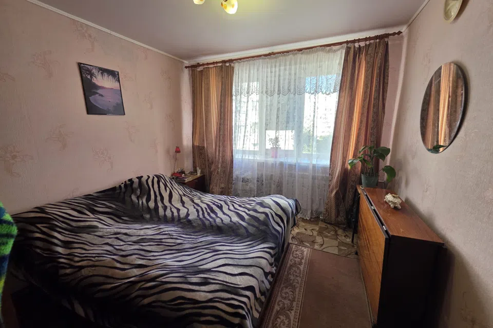Продаётся 4-комнатная квартира, 61 м²