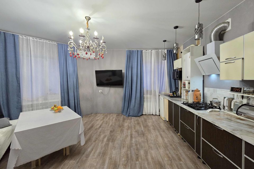 Продаётся 2-комнатная квартира, 75.7 м²