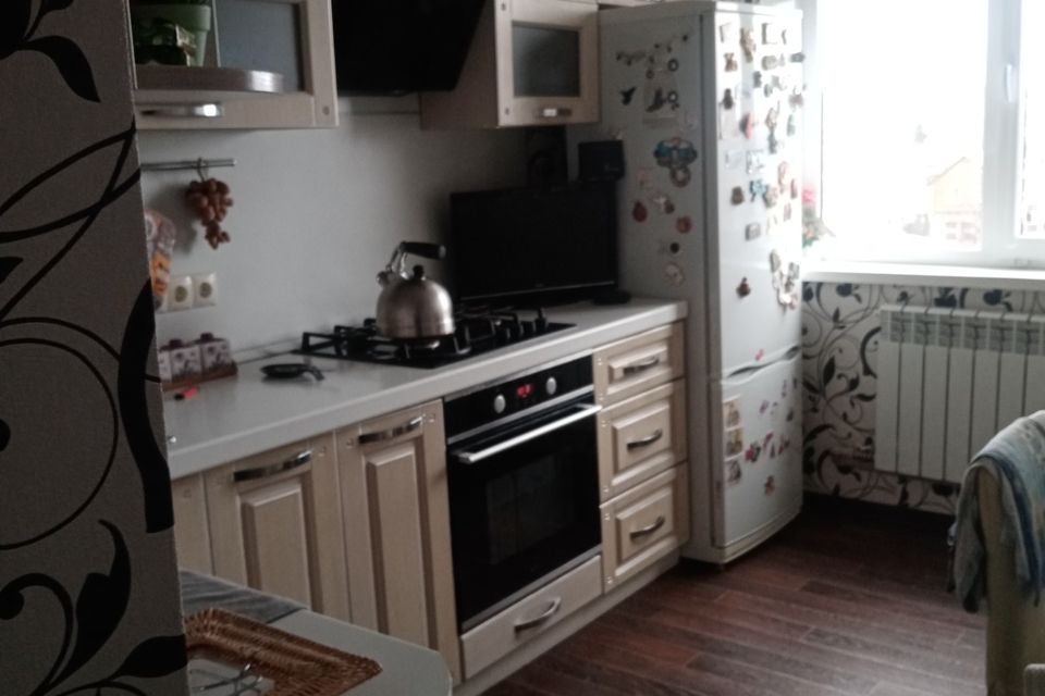 Продаётся 4-комнатная квартира, 74 м²