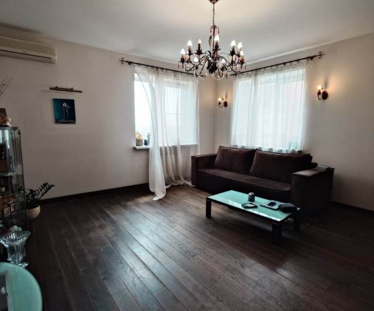 Продаётся 2-комнатная квартира, 74.2 м²