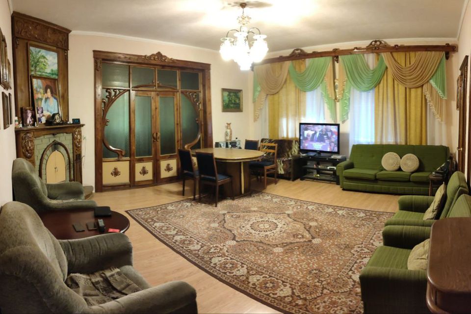 Продаётся 2-этажный дом, 400 м²