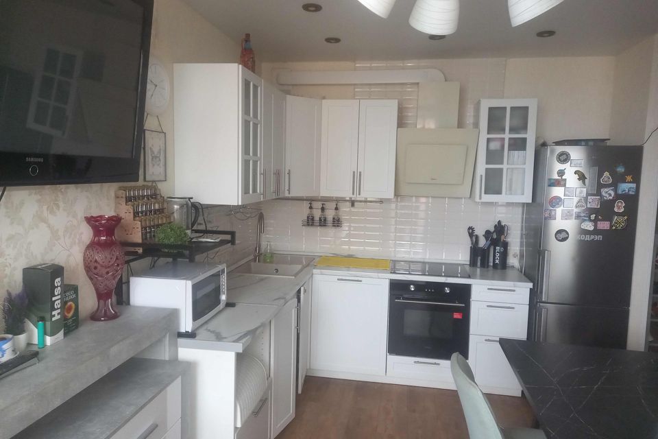 Продаётся 1-комнатная квартира, 42 м²