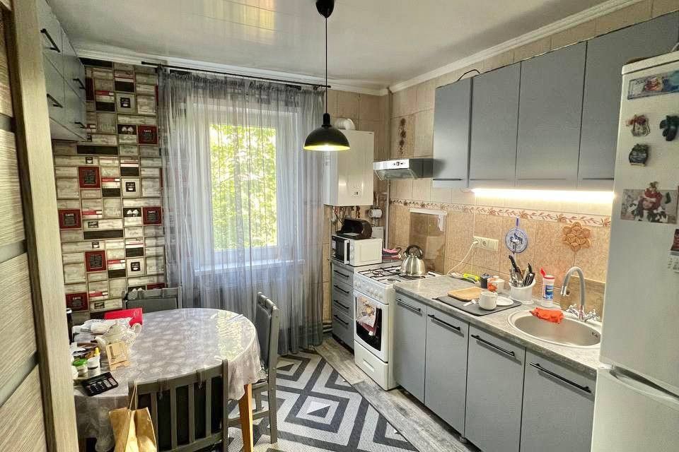 Продаётся 3-комнатная квартира, 72.8 м²