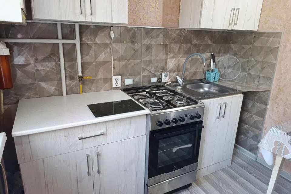 Продаётся 4-комнатная квартира, 80 м²