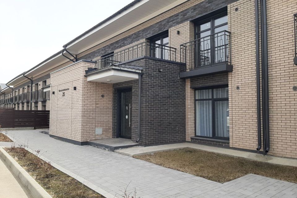 Продаётся 3-комнатная квартира, 135 м²