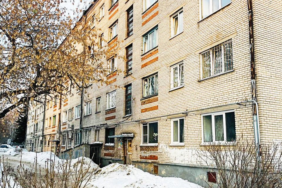 Продаётся комната в 5-комн. квартире, 14.1 м²