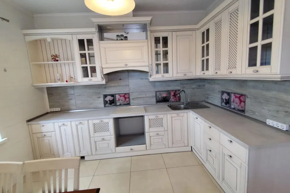 Продаётся 3-этажный дом, 241.7 м²
