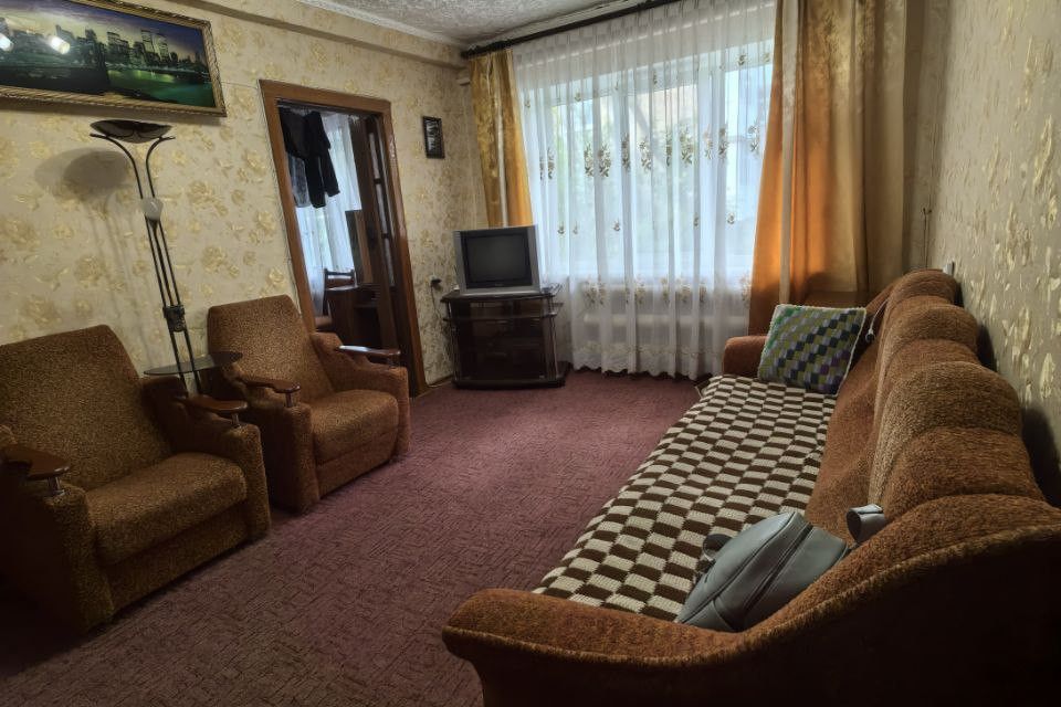 Продаётся 3-комнатная квартира, 43.7 м²
