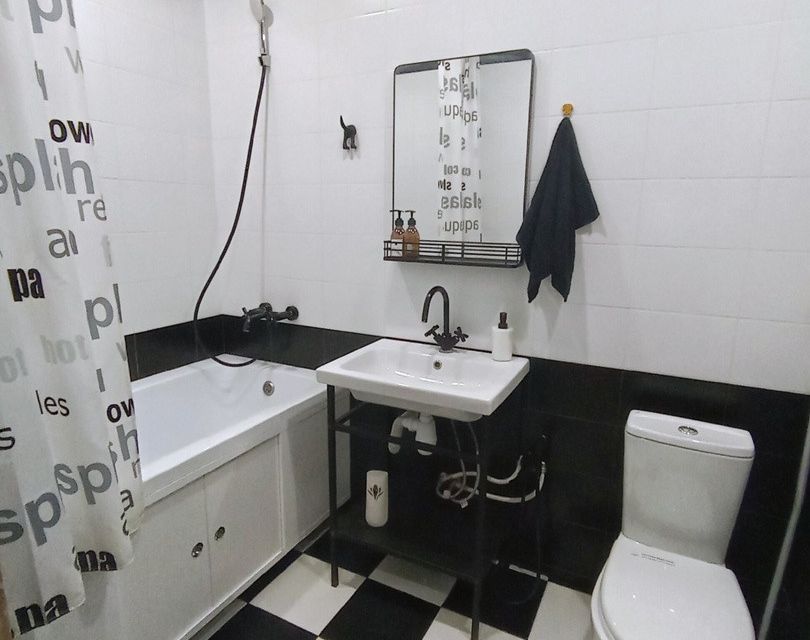 Продаётся 1-комнатная квартира, 42.4 м²