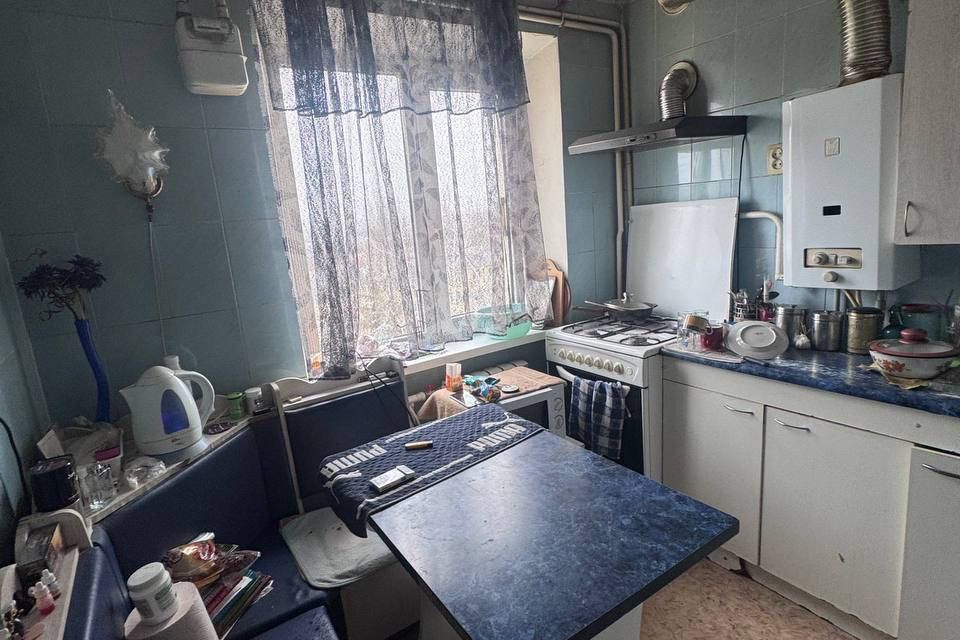 Продаётся 4-комнатная квартира, 58 м²