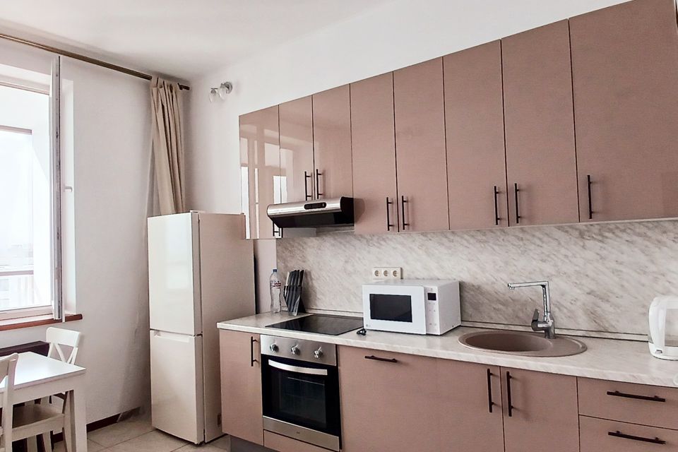 Сдаётся 1-комнатная квартира, 64 м²