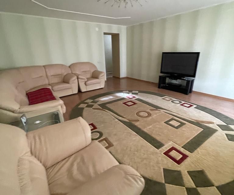 Продаётся 2-комнатная квартира, 70.3 м²