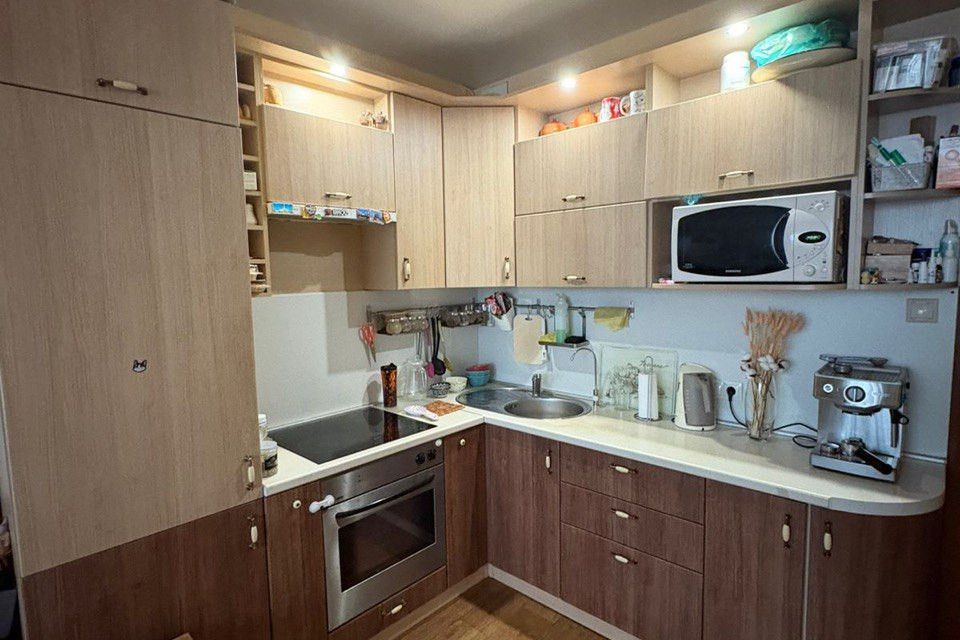 Продаётся 1-комнатная квартира, 60.7 м²