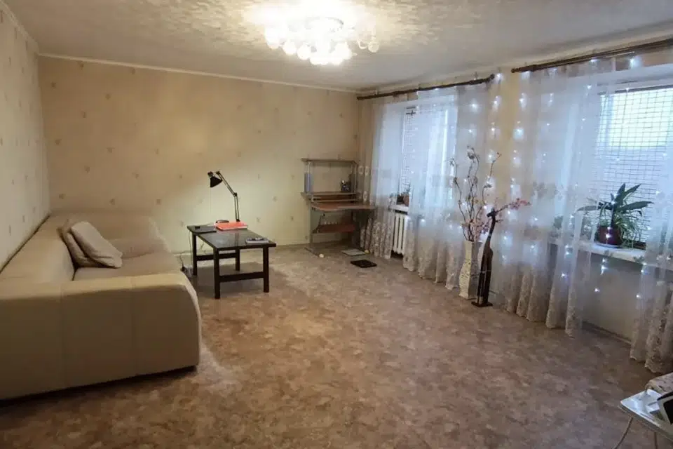 Продаётся 4-комнатная квартира, 107 м²