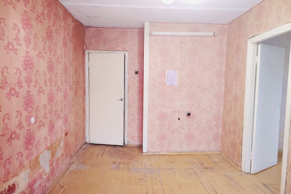 Продаётся 3-комнатная квартира, 50.3 м²