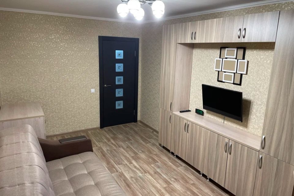Продаётся 4-комнатная квартира, 64 м²