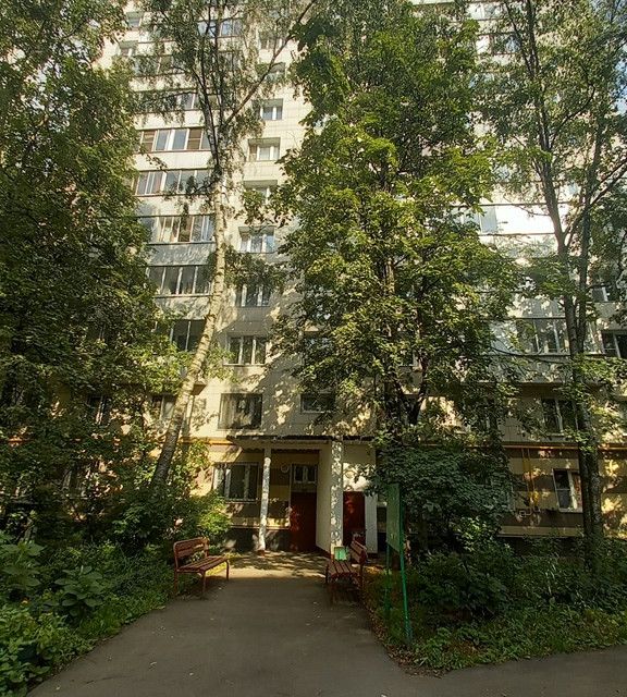 Продаётся 2 комнаты в 3-комн. квартире, 30.5 м²