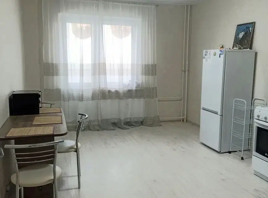 Продаётся 1-комнатная квартира, 42 м²