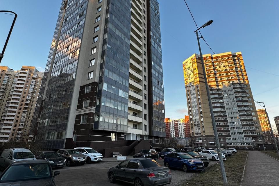 Продаётся 1-комнатная квартира, 55.8 м²