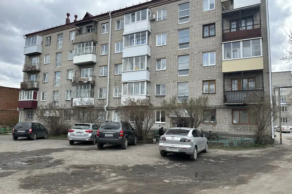 Продаётся 3-комнатная квартира, 56.2 м²