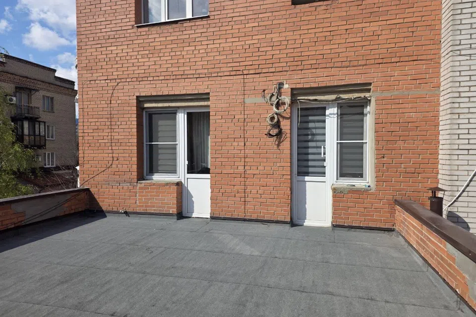 Продаётся 2-комнатная квартира, 82 м²