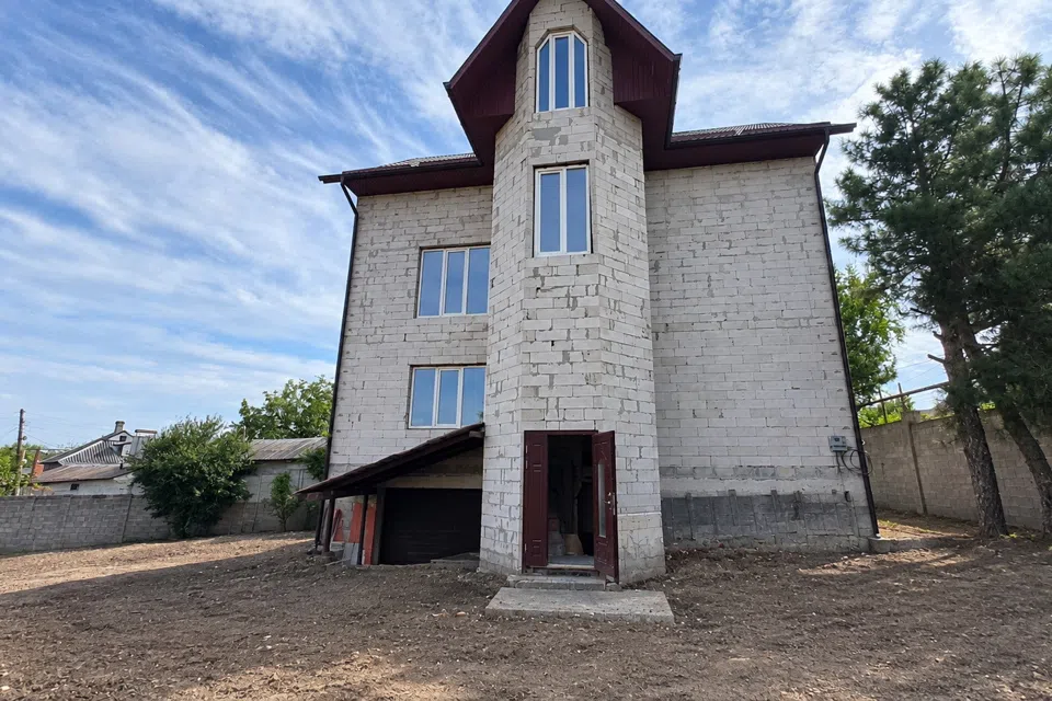 Продаётся 4-этажный дом, 380 м²