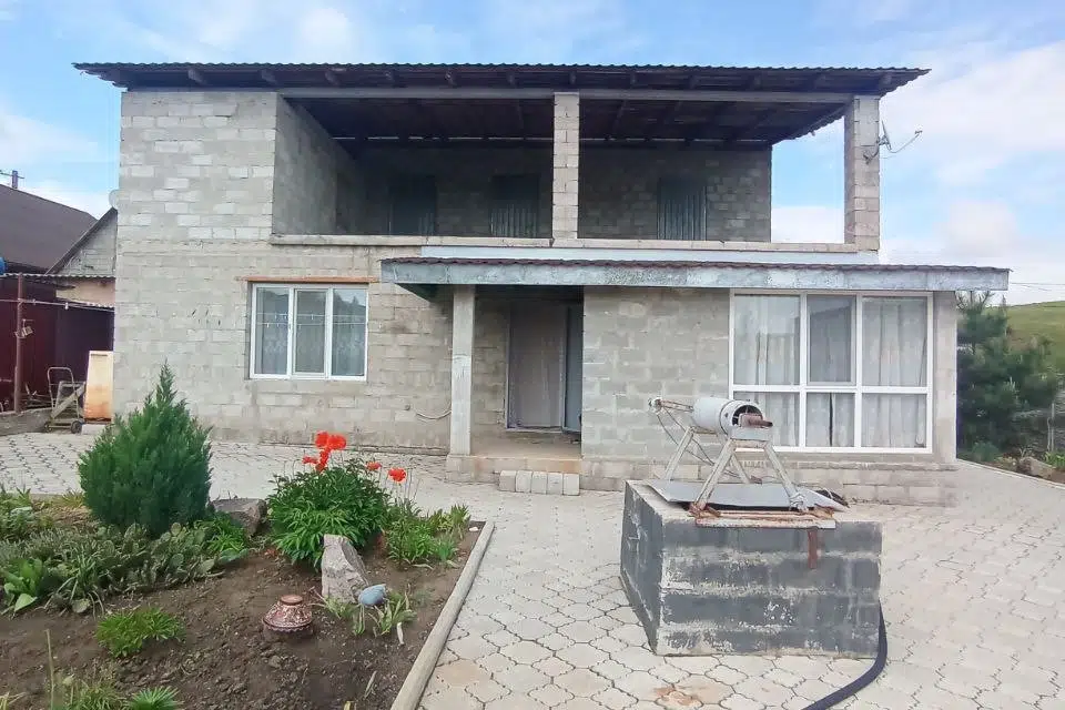 Продаётся 2-этажный дом, 215.2 м²