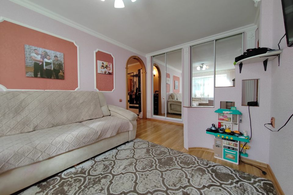Продаётся 3-комнатная квартира, 60.8 м²