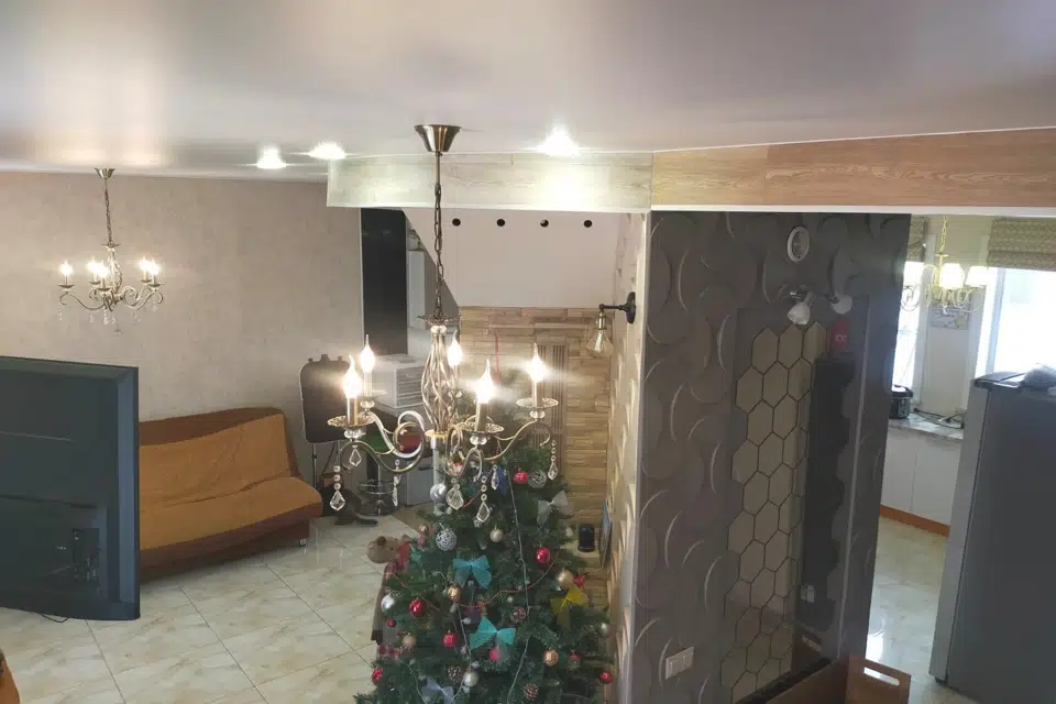 Продаётся 3-этажный дом, 374 м²